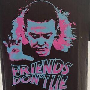Stranger Things "Friends Don't Lie" Men's XL T-shirt NWT